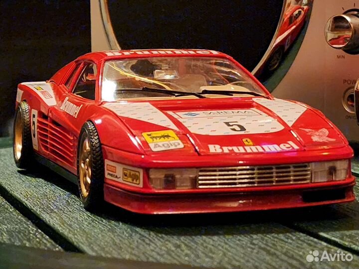Ferrari Testarossa 1:18 Burago