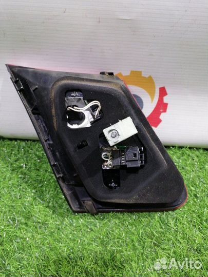 Фонарь в крышку багажника правый Mercedes E W212