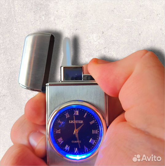 Подарочная газовая серебристая зажигалка с часами