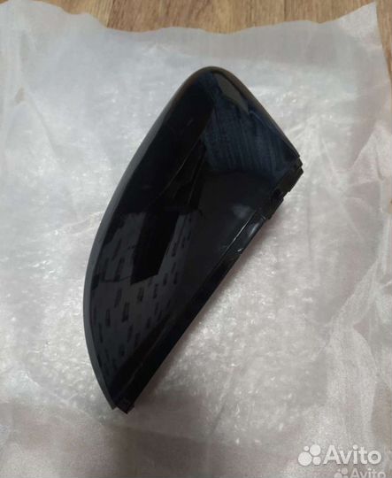 Крышка Volkswagen Polo с повторителем за пару