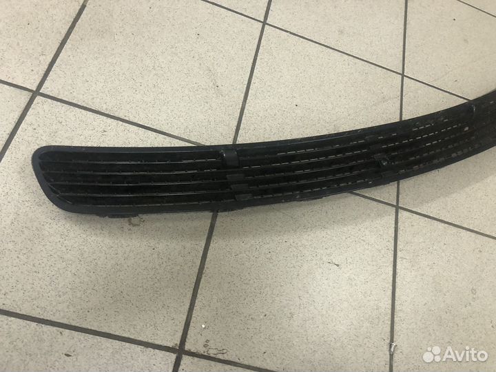 Жабо в капот черное Mercedes Benz W211