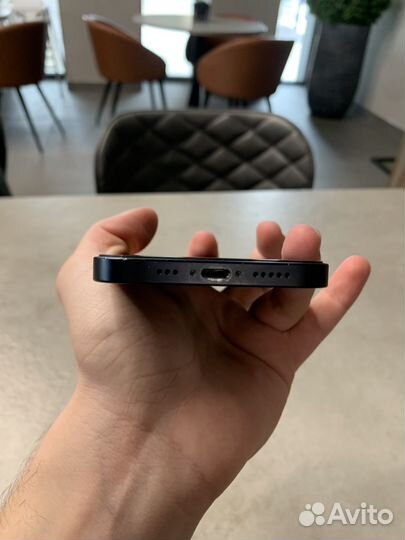 iPhone 12, 64 ГБ