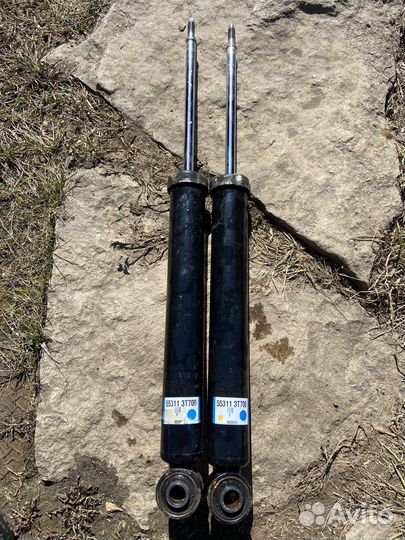 Задние стойки (амортизаторы) на KIA quoris