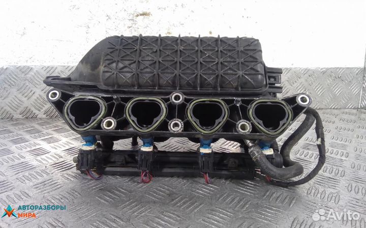 Коллектор впускной Volkswagen Golf 5 2006