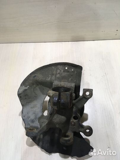 Кулак поворотный передний правый седан BMW 3 E46