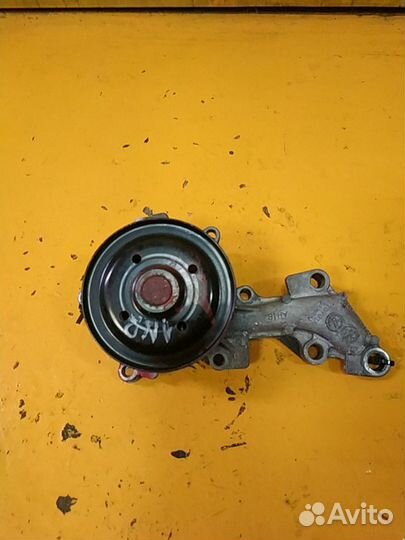 Помпа Тойота Королла е150 1.3 1nr fe