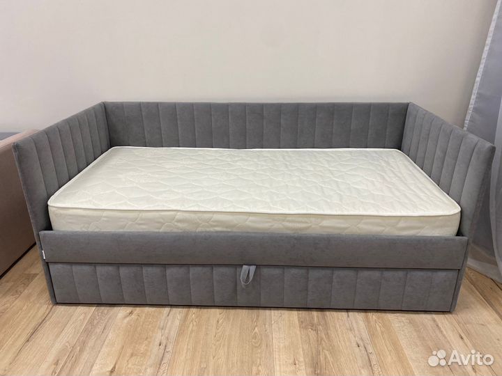 Мягкая кровать детская и подростковая