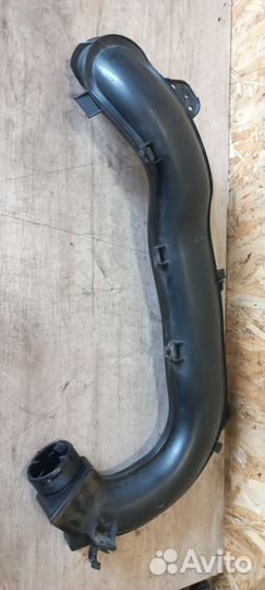 Резонатор воздушного фильтра Ford Kuga 2