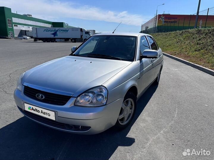 LADA Priora 1.6 МТ, 2011, 200 300 км