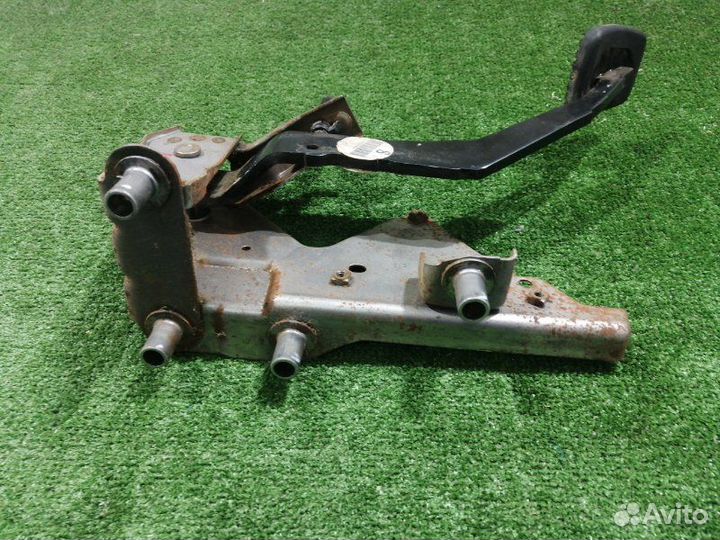 Педаль тормоза Nissan Micra K12E CR12DE 2007