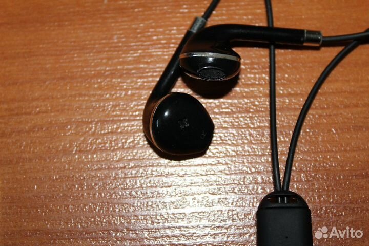 Беспроводные наушники M&J