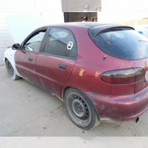 Daewoo Lanos 1.5 MT, 1997, битый, 240 000 км, с пробегом, цена 125 000 руб.