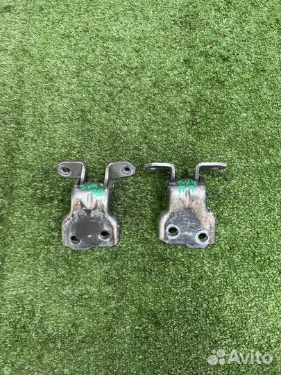 Петли двери передние правые Suzuki Sx4 1 1.6 M16A
