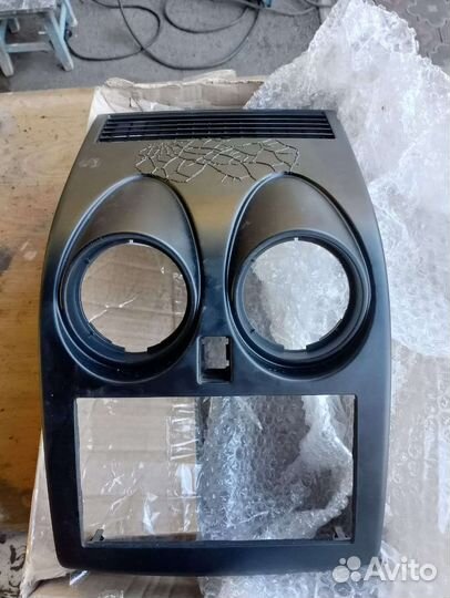 Ниссан Кашкай.Приборная панель, панель магнитолы