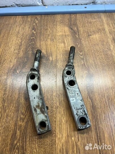 Крепление рычага подвески переднее Nissan Primera