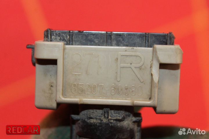 Форсунка омывателя фары прав Toyota Land Cruiser P