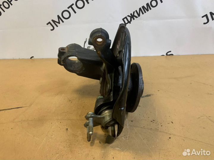 Кулак поворотный правый VW Golf 6