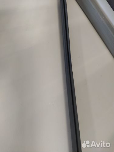 Уплотнитель стекла наружний нижний левый задней дв