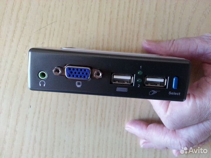 D-Link KVM-221 (VGA, USB и поддержка звука)