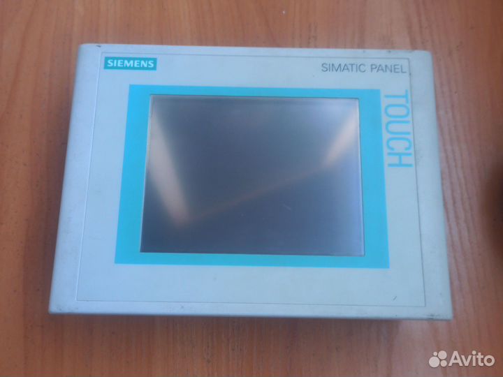 Панель оператора Siemens 6AV6 642-0BA01-1AX1
