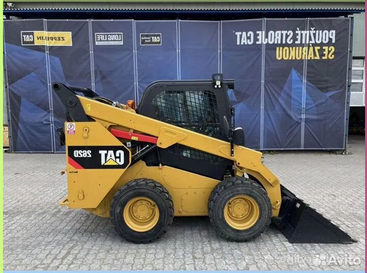 Стекло триплекс на мини-погрузчик Caterpillar 262D