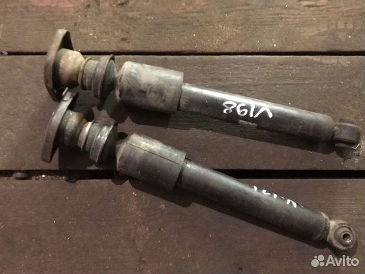 Infiniti fx35 fx45 амортизатор задний