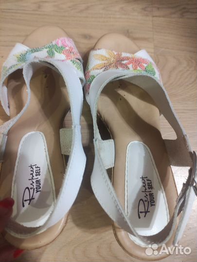 Босоножки Respect 39 нат.кожа на танкетке мало бу