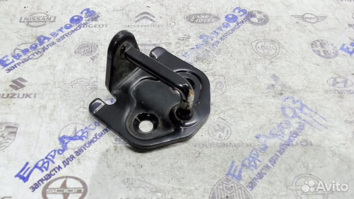 Ответная часть замка двери Ford Focus II 2005-2008