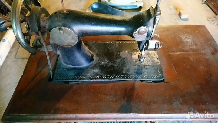 Швейная машинка Singer