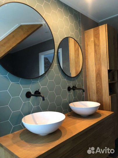 Зеркало в металлической раме, круглое