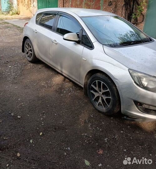 Opel Astra 1.6 МТ, 2013, 114 500 км