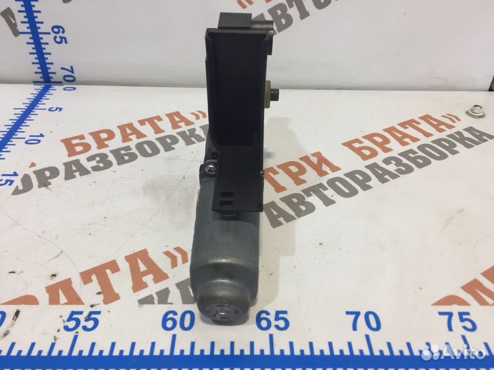 Моторчик стеклоподъемника передний левый Лев