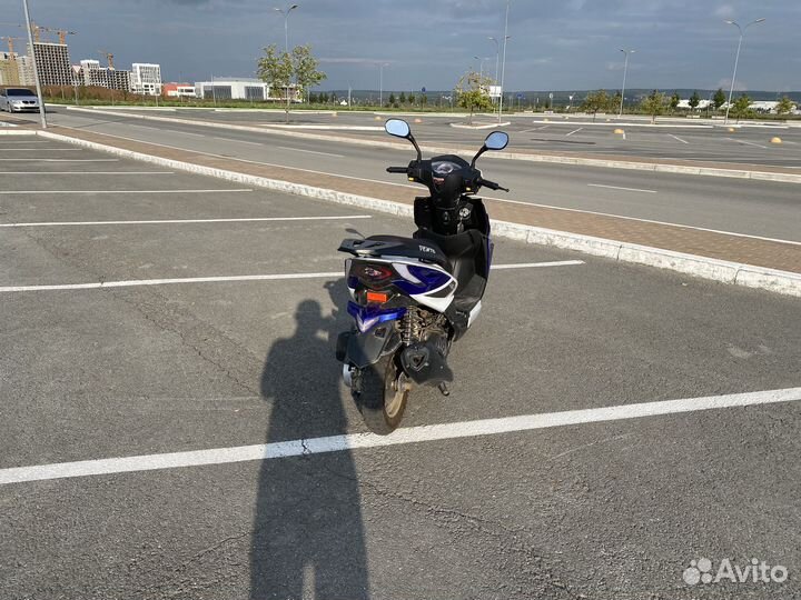 Скутер Vento City