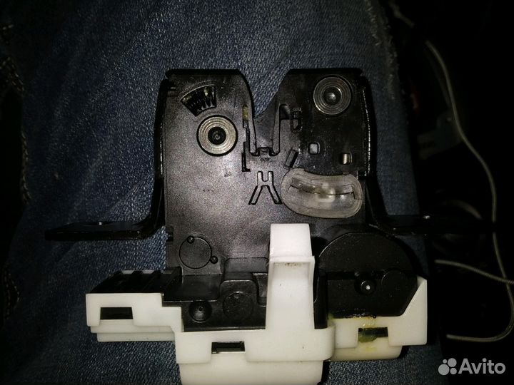 Замок багажника рено меган-сценик