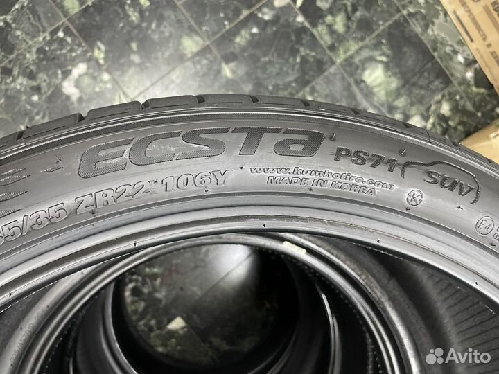 Kumho Ecsta PS71 SUV 285/35 R22 106Y