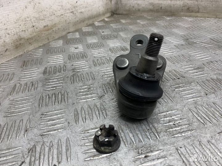 Шаровая опора левая Toyota Camry V50 2grfe 2011