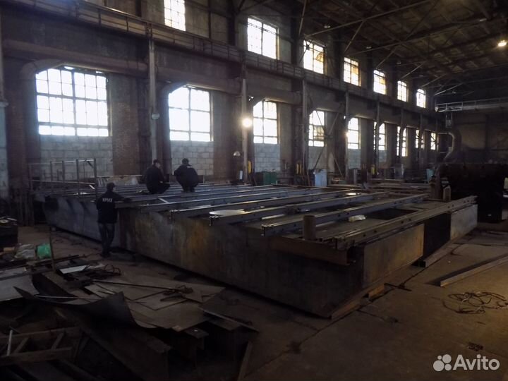 Понтон для прогулочного катамарана