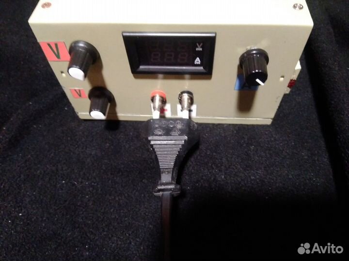 Блок питания регулируемый 0-25V 9A с защитой от кз