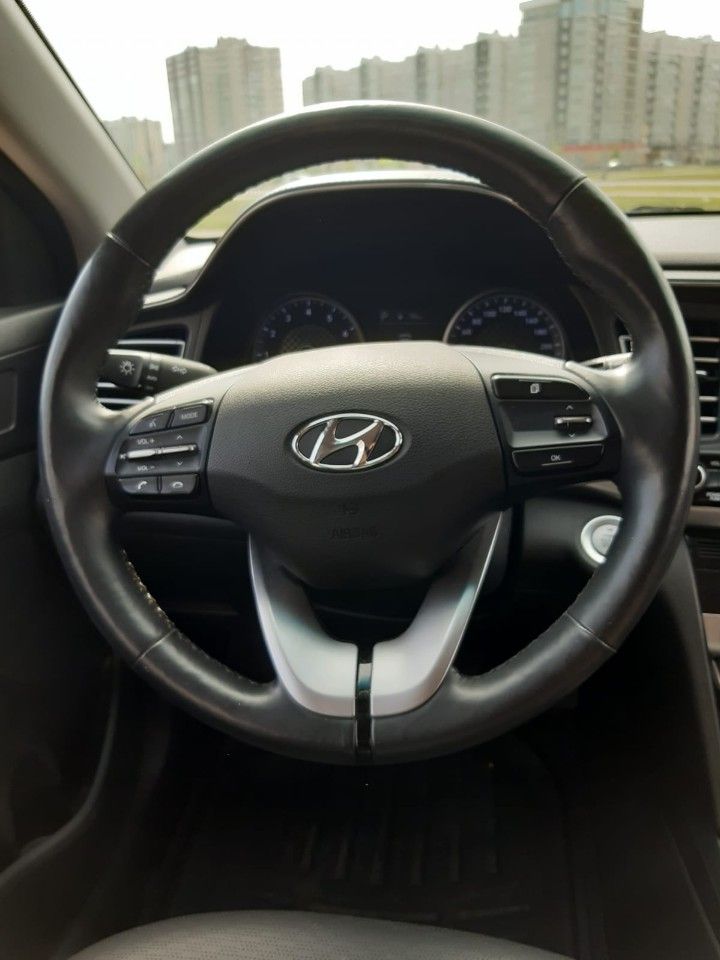 Hyundai Elantra: фото владельца