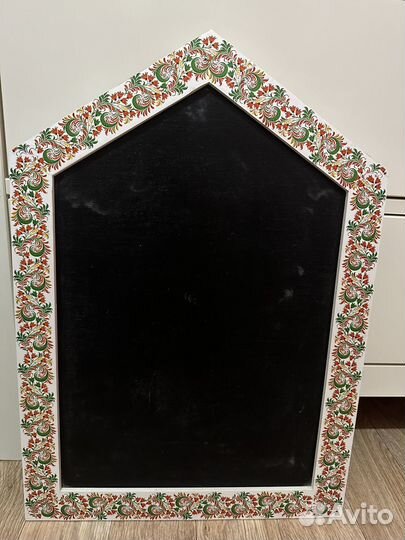 Меловая доска в форме домика