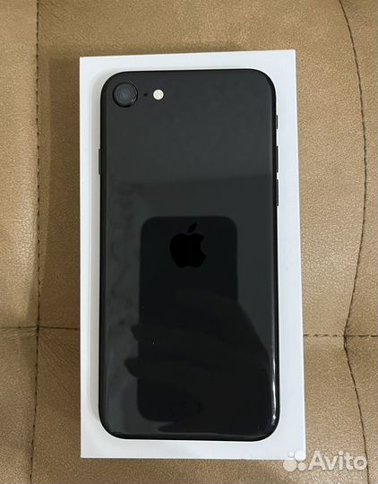 iPhone SE, 128 ГБ