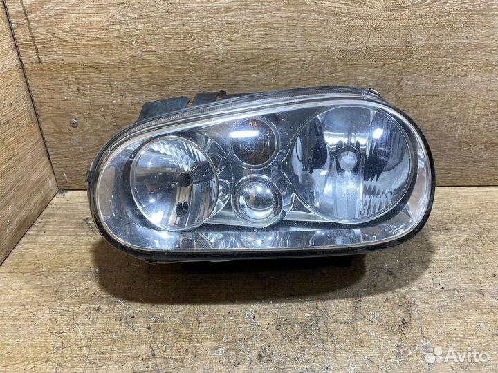 Фара передняя левая Volkswagen Golf 4 142050