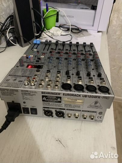 Микшерный пульт behringer ub1204fx-pro