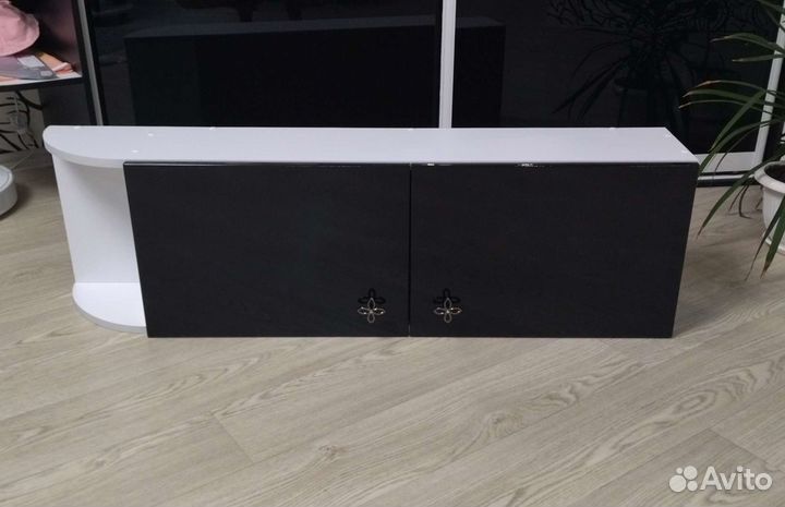 Полка настенная навесная