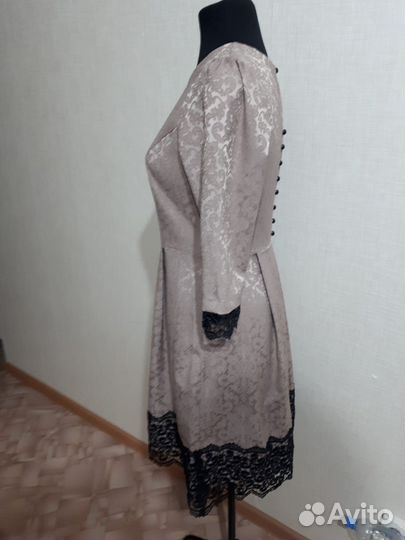 Платье женское с кружевом