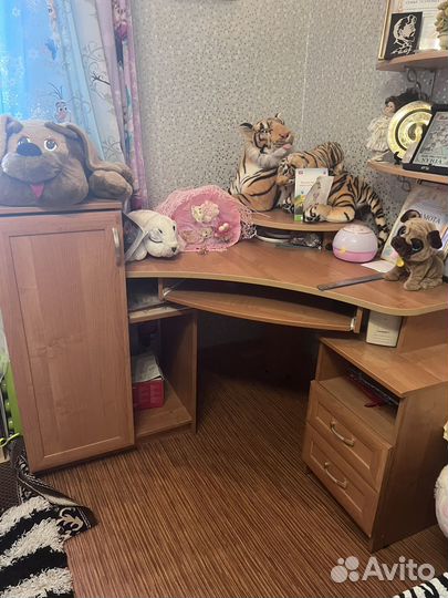 Компьютерный стол