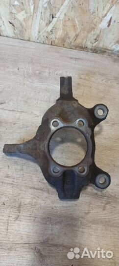 Кулак поворотный правый nissan juke (F15)