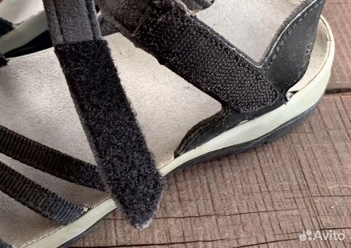 Teva Сандалии трекинговые 36