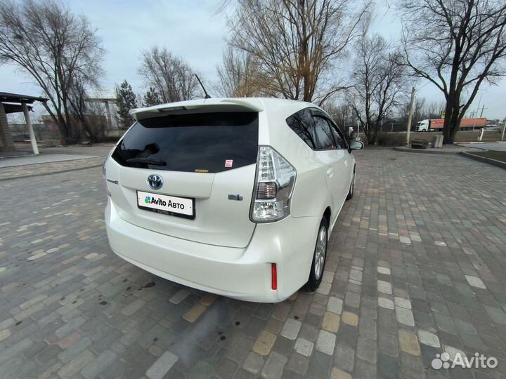 Toyota Prius Alpha 1.8 CVT, 2011, 235 000 км