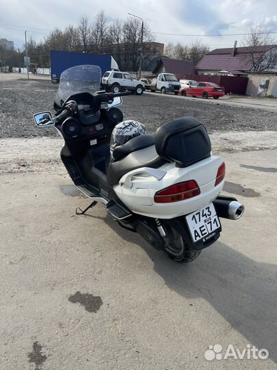Suzuki Burgmann (skywave)